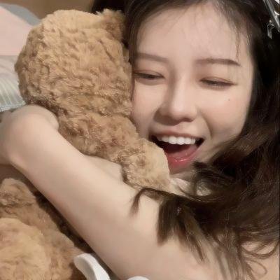 蒂拉和兰妮劫火车